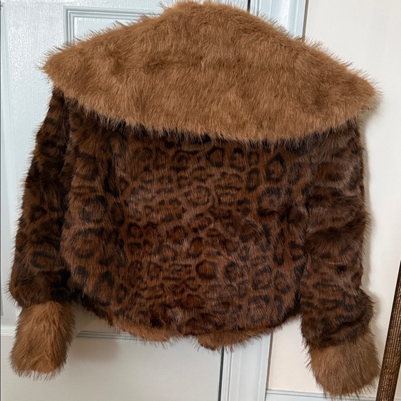 12th Tribe Leopard Print Teddy Jacket - Picture 4 of 4